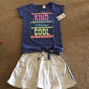 Adorable girls outfit with top and skort in 4/5